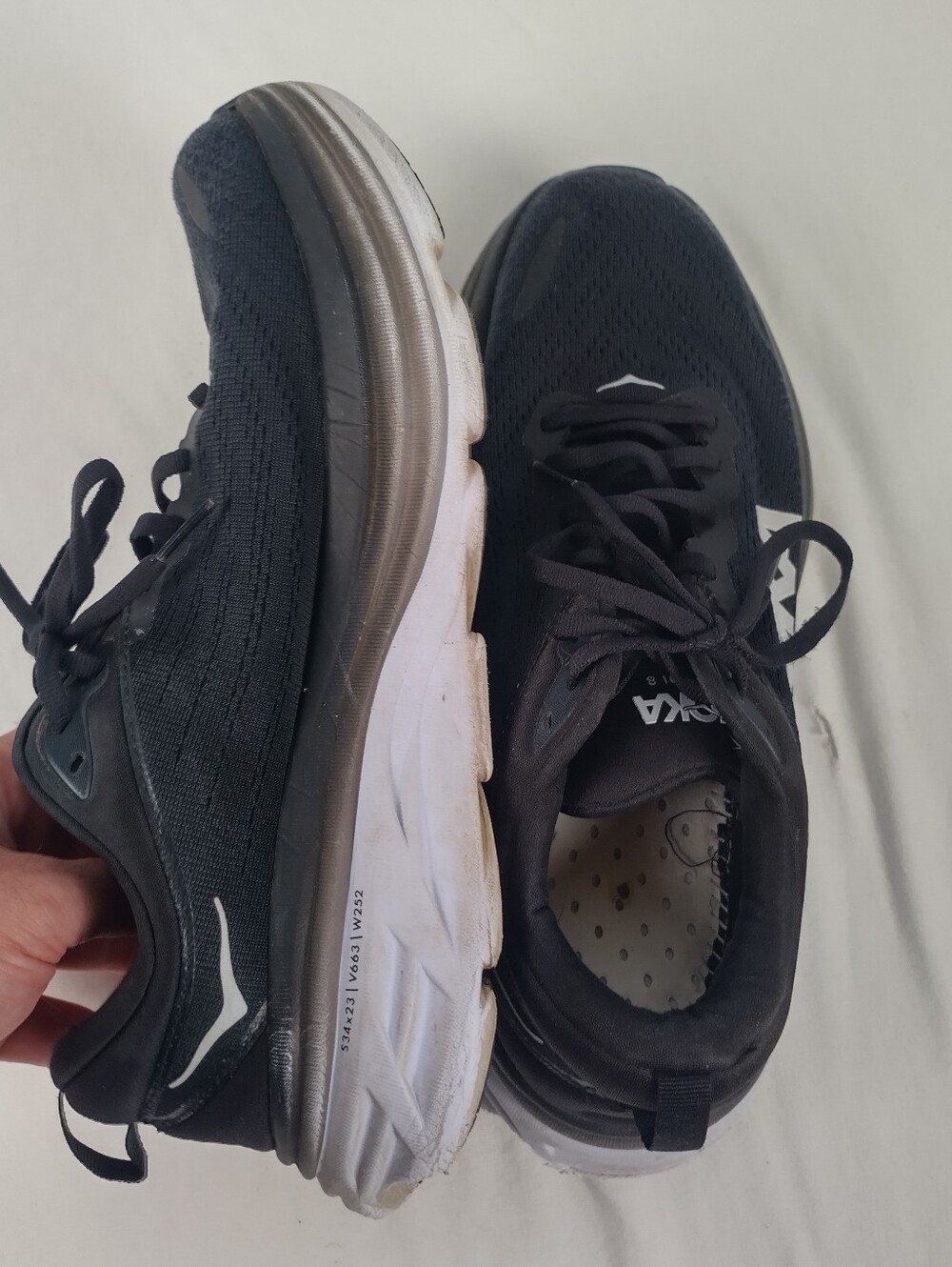 Hoka One One Bondi 8 Womens Sz 9.5 Black White Athletic Running Shoes No Insoles - Picture 6 of 14